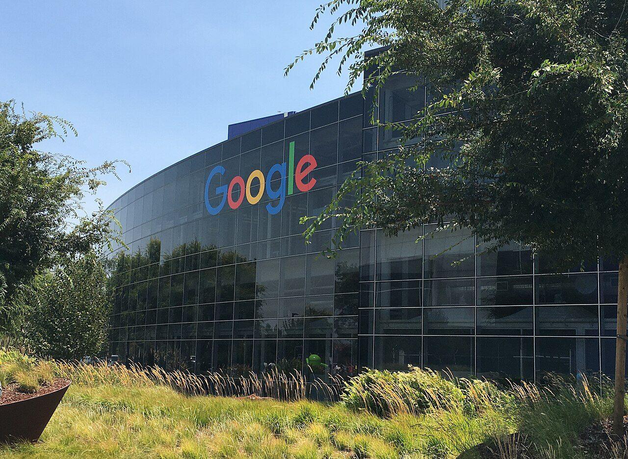 #AI: Google перестал продавать ИИ - он его внедряет 🔧